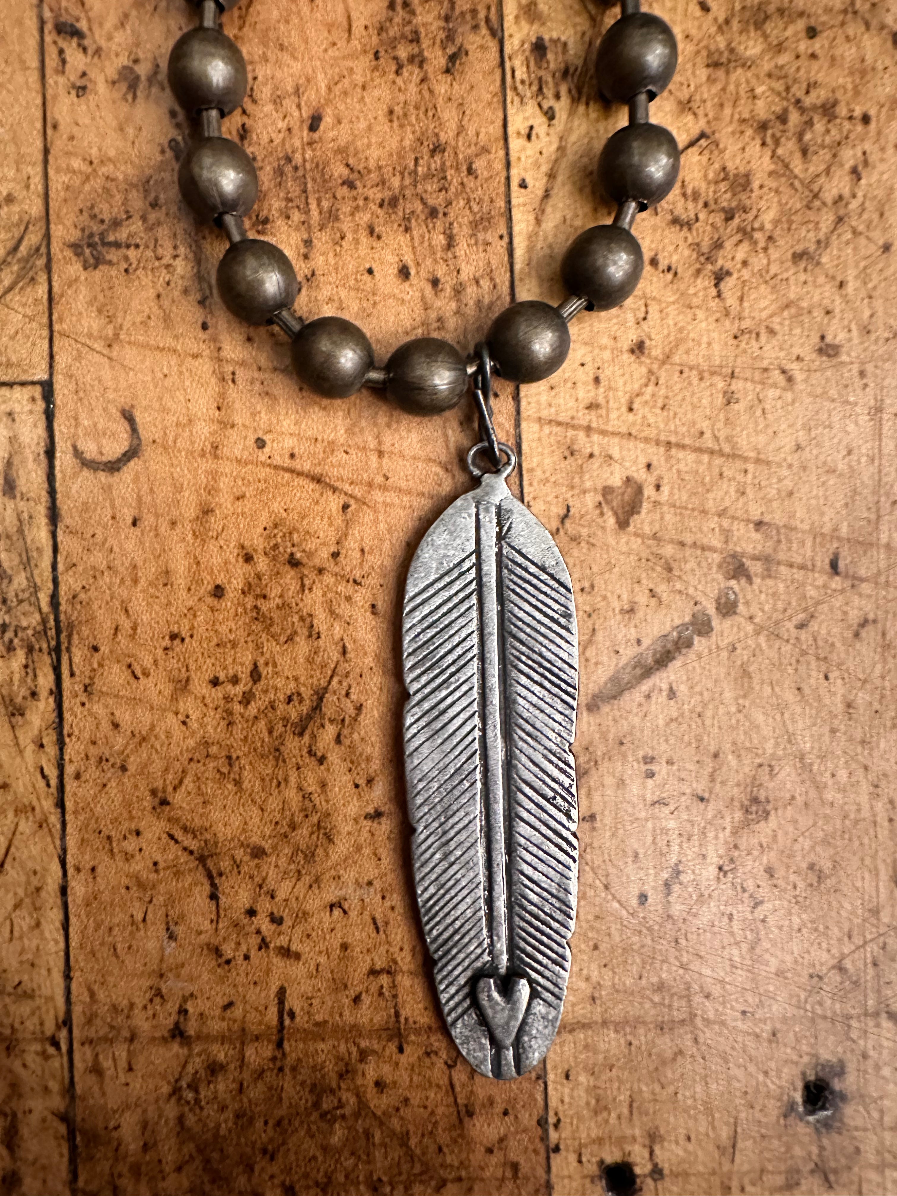 Tres Melinda Heart Feather Necklace