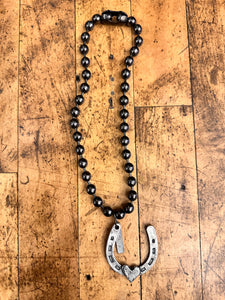 Tres Melinda Heart Horseshoe Necklace